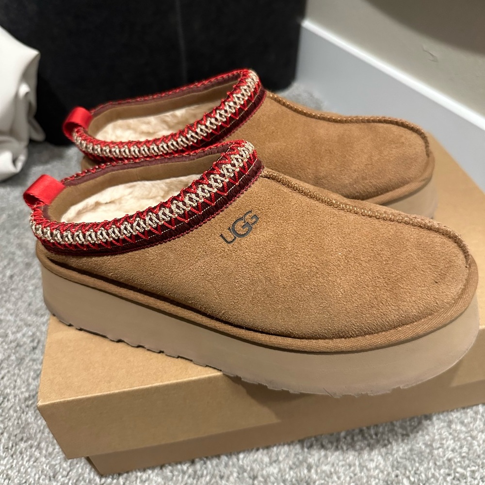 Ugg Chestnut Tazz